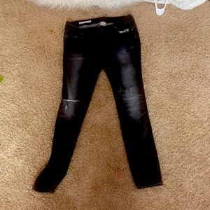I’m selling black jeans a size 11